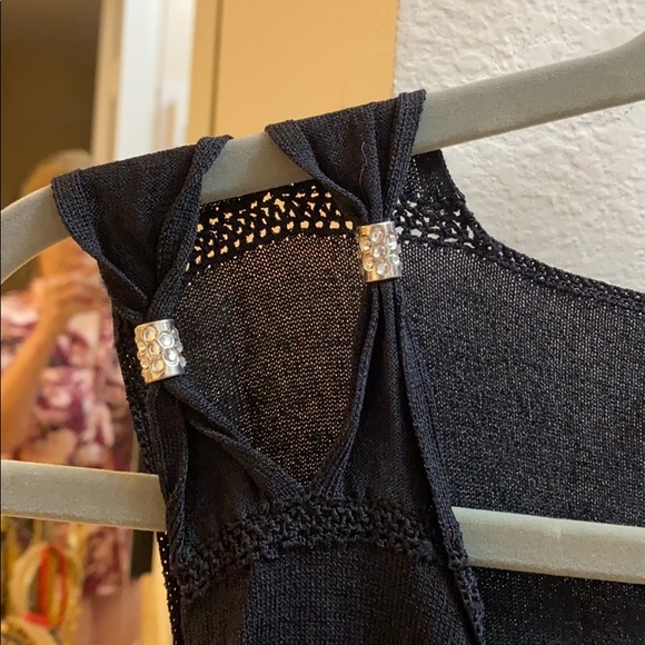 Top - Picture 3 of 4